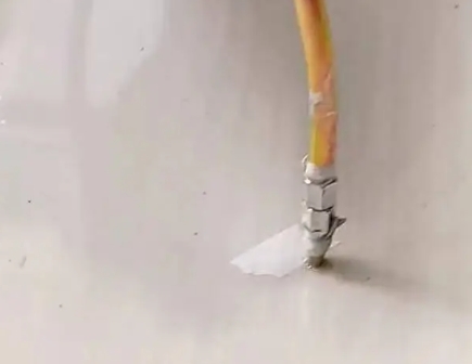 磐安瓷砖空鼓维修公司专业解答在瓷砖铺贴过程中，如果使用的砂料过粗（如全部使用了粗砂），可能会导致以下问题